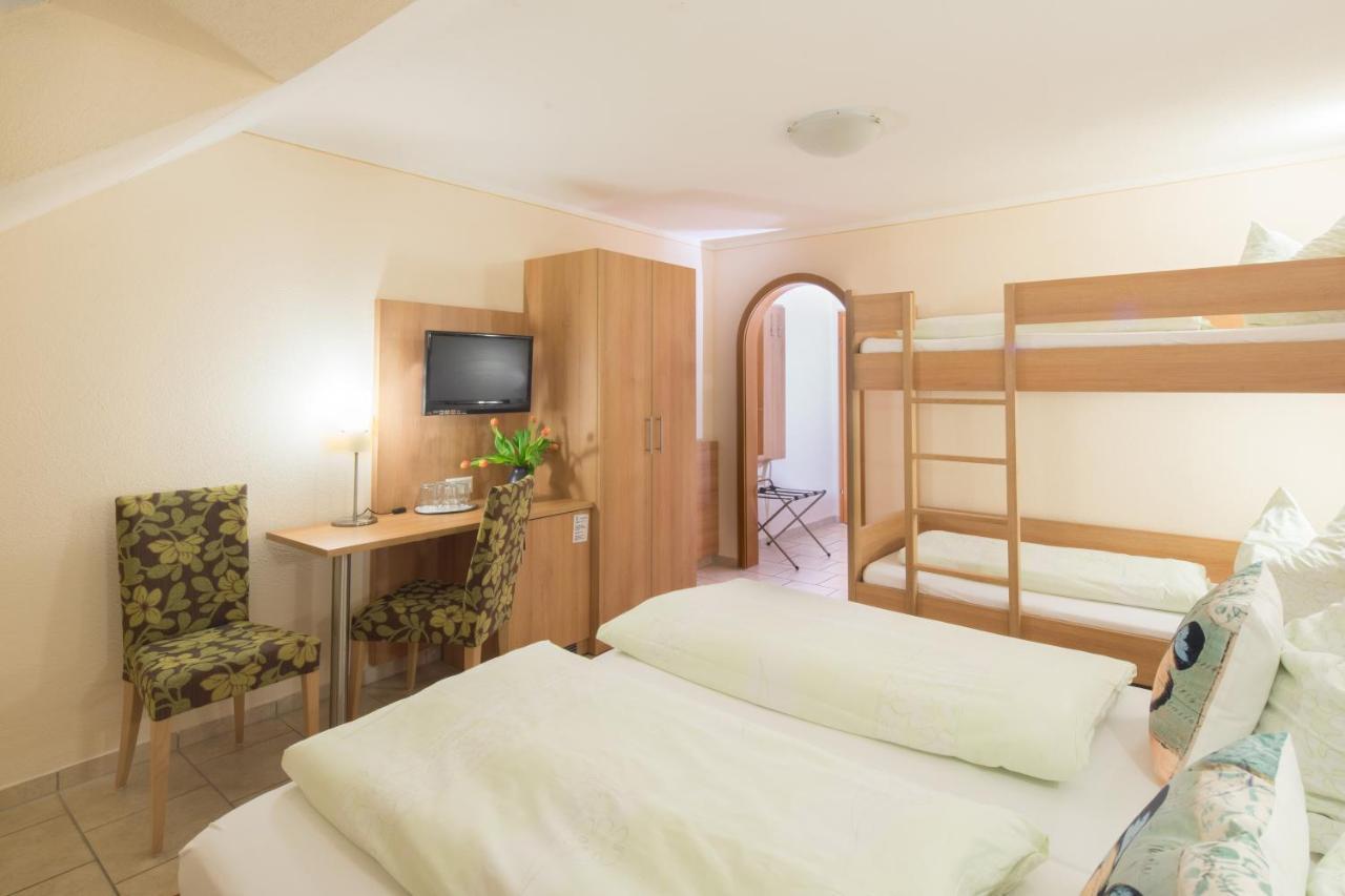 Hotel Goldener Loewe Гюнцбург Экстерьер фото