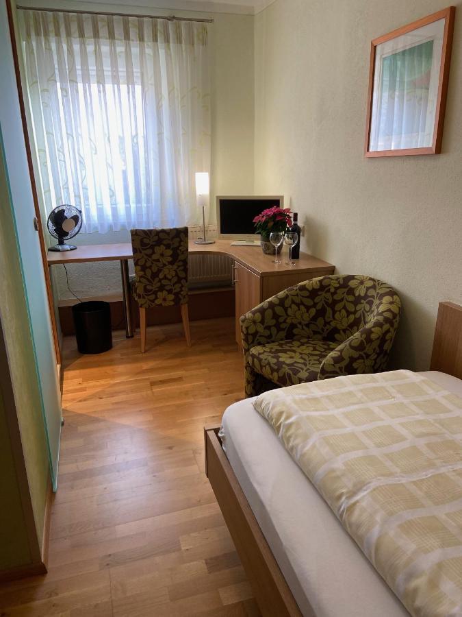 Hotel Goldener Loewe Гюнцбург Экстерьер фото