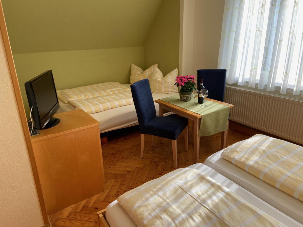 Hotel Goldener Loewe Гюнцбург Экстерьер фото