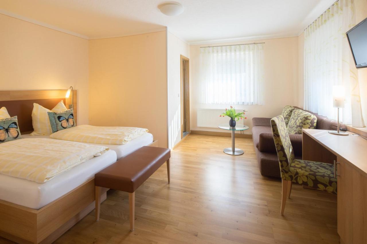 Hotel Goldener Loewe Гюнцбург Экстерьер фото