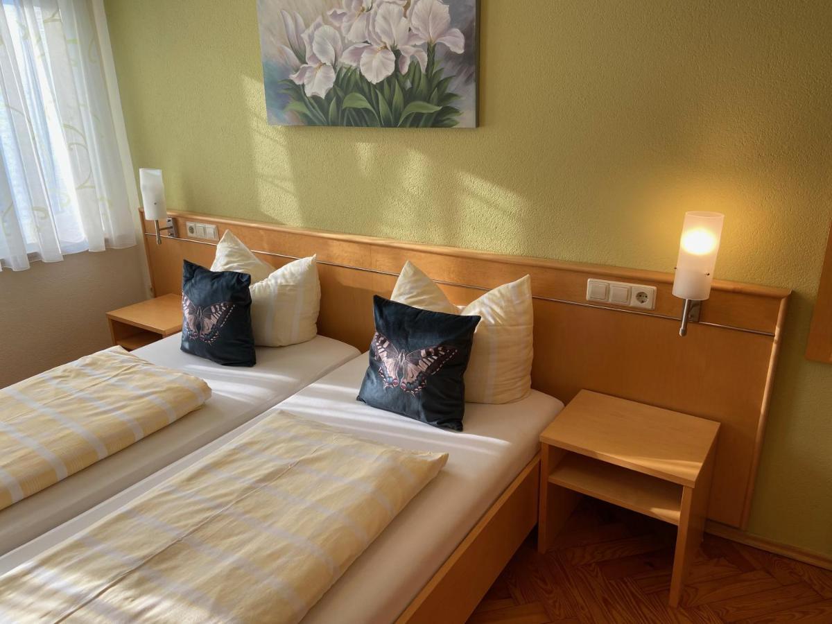Hotel Goldener Loewe Гюнцбург Экстерьер фото