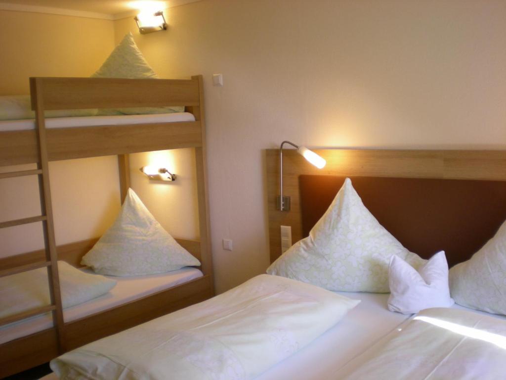 Hotel Goldener Loewe Гюнцбург Номер фото
